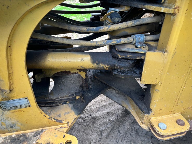 caterpillar-928g-image-59