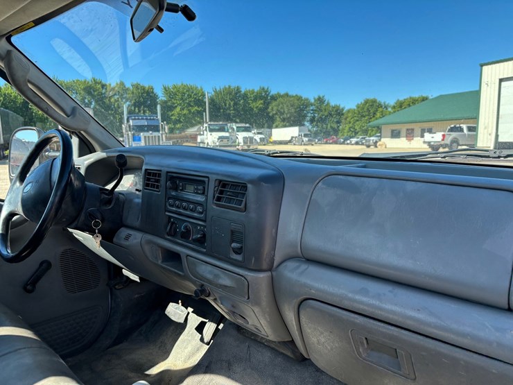 2004-ford-f450-image-39