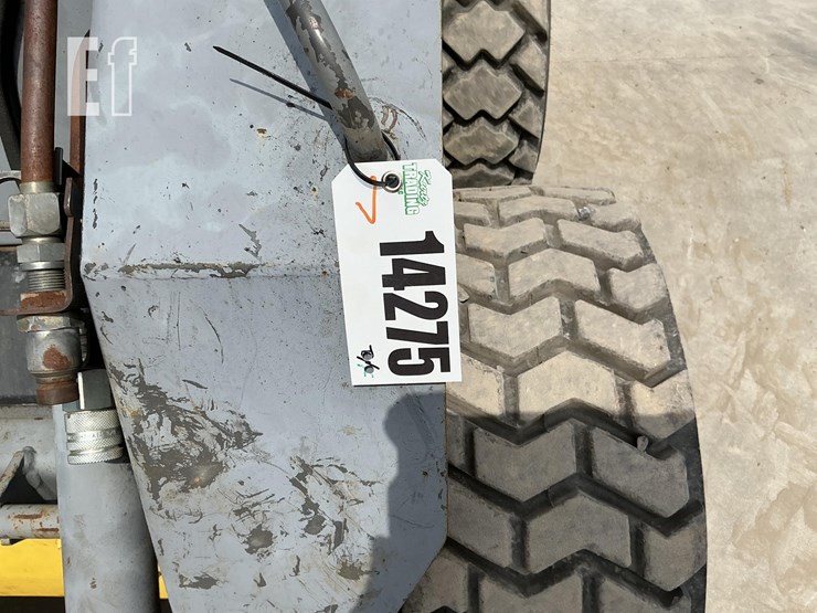 2005-new-holland-ls185b-image-18