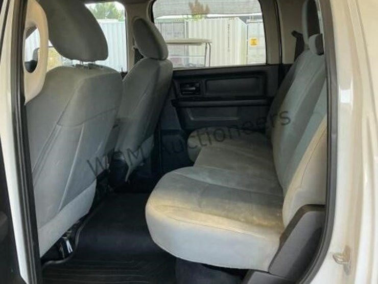 2014-dodge-2500-image-24