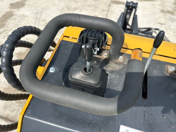 #5141-•-2025-agt-mx-crt23-mini-skid-steer-image-18