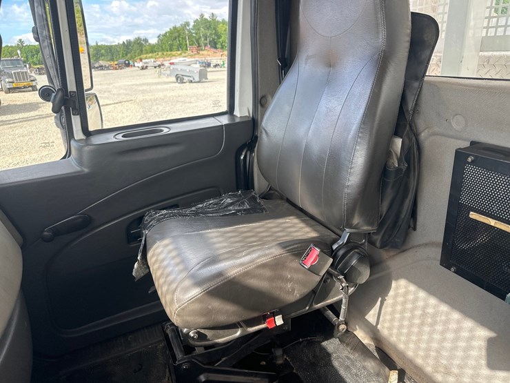 2013-international-durastar-4300-image-66