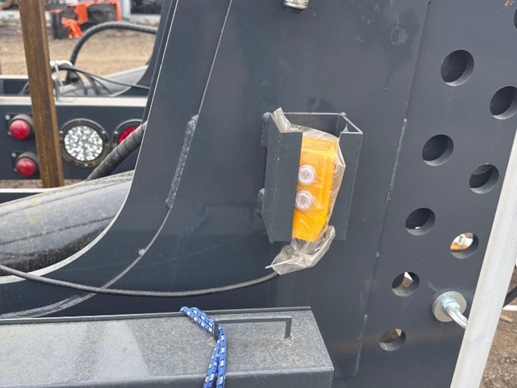 new-promech-co-12v-fifth-wheel-wrecker-attachment-model-fw80-image-4