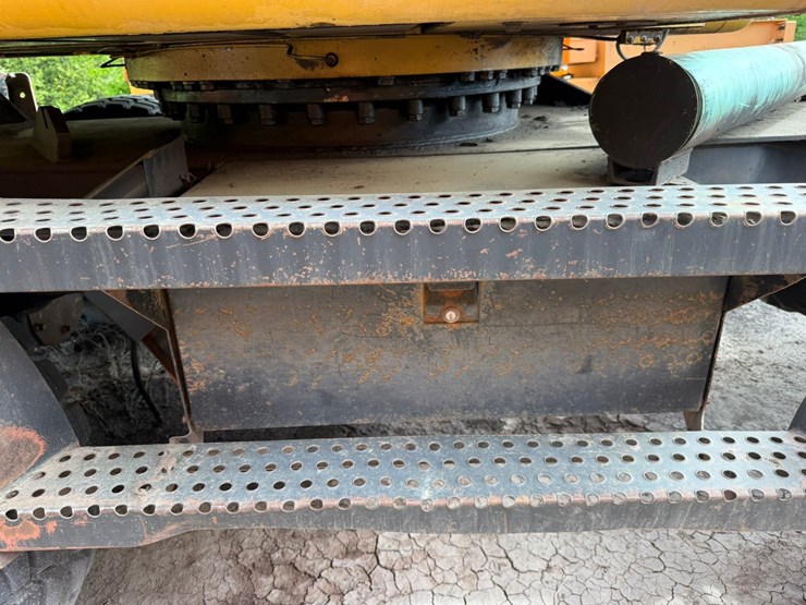 caterpillar-m318-image-56