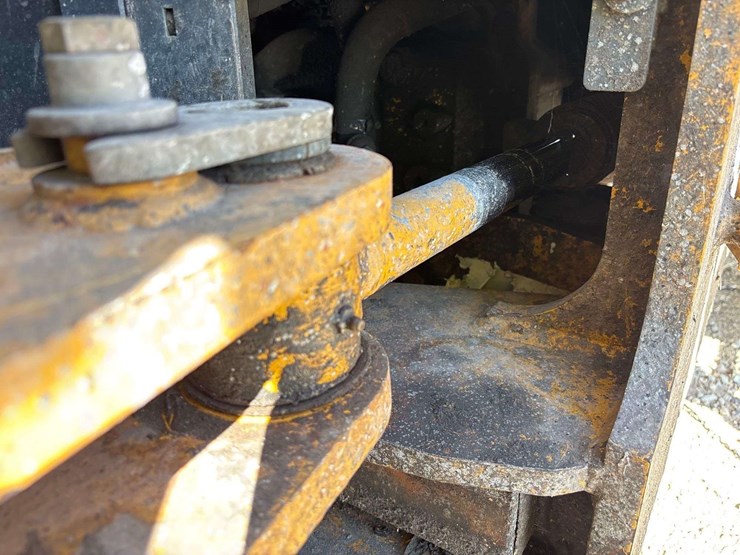 2014-deere-644k-image-16