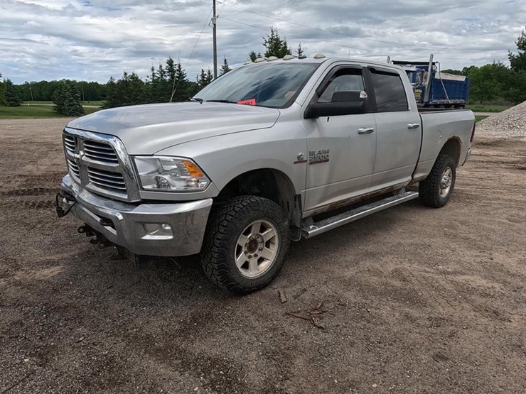 2013-dodge-2500-image-1