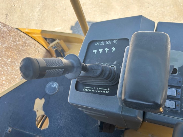 caterpillar-cs-563e-image-42
