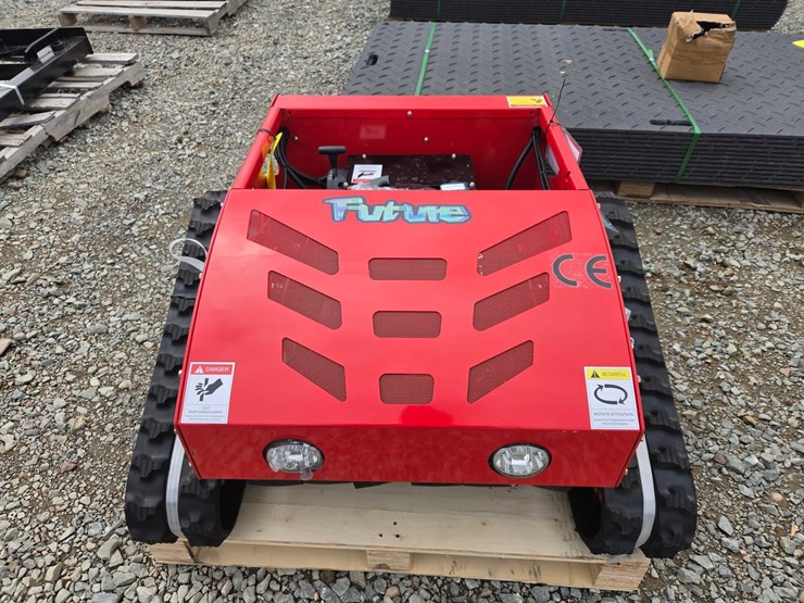 #6128-•-unused-future-ft750-remote-control-crawler-lawn-mower-image-5