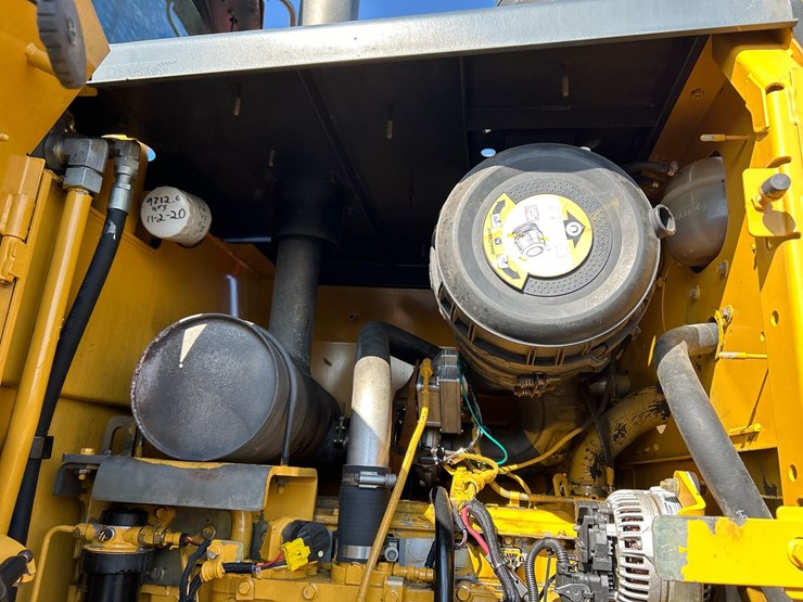 2012-deere-624k-image-53