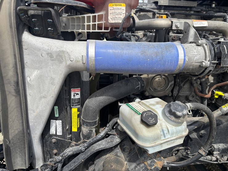 2021-freightliner-cascadia-126-image-38