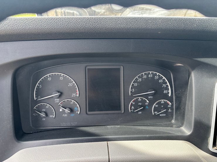 2021-freightliner-cascadia-126-image-53