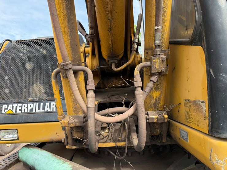 caterpillar-m318-image-28