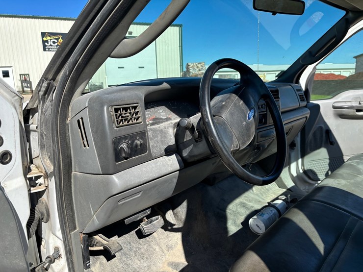 2004-ford-f450-image-43