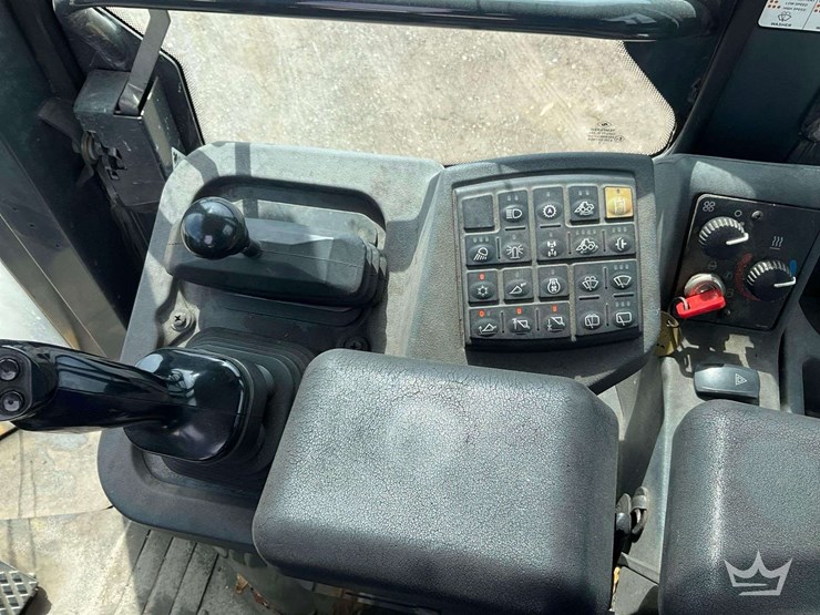2007-deere-444j-image-9