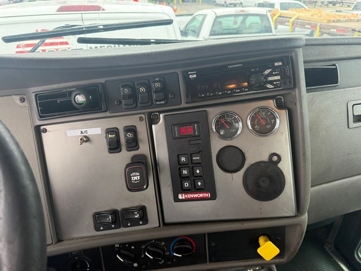 #2050-•-kenworth-flatbed-truck-image-37