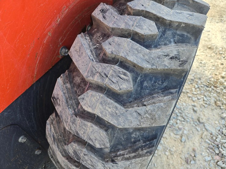 kubota-ssv75-image-46