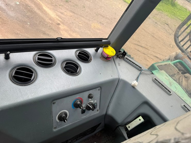 deere-1110d-image-45