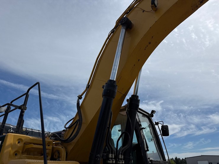 2017-caterpillar-336fl-image-21