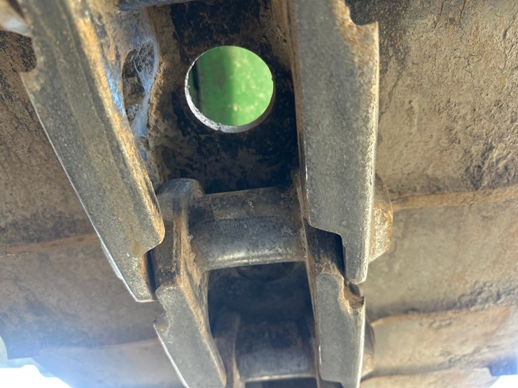 2016-deere-2154d-image-88