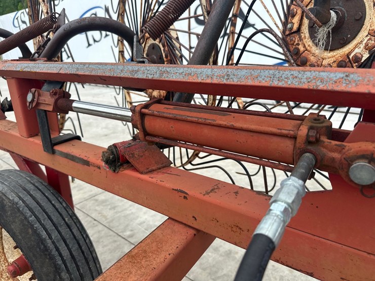 #5037-•-bi-fold-hay-rake-image-14