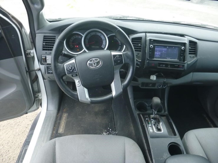 2014-toyota-tacoma-image-7