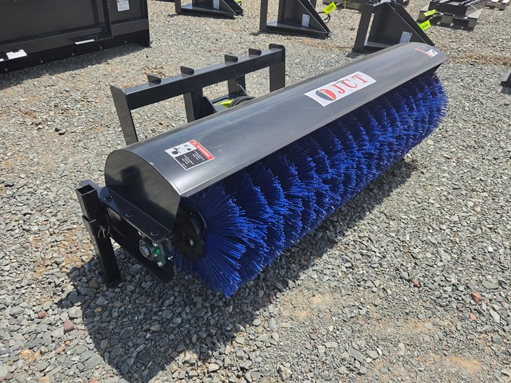 #6201-•-approx.-72"-unused-jct-skid-steer-sweeper-attachment-image-4