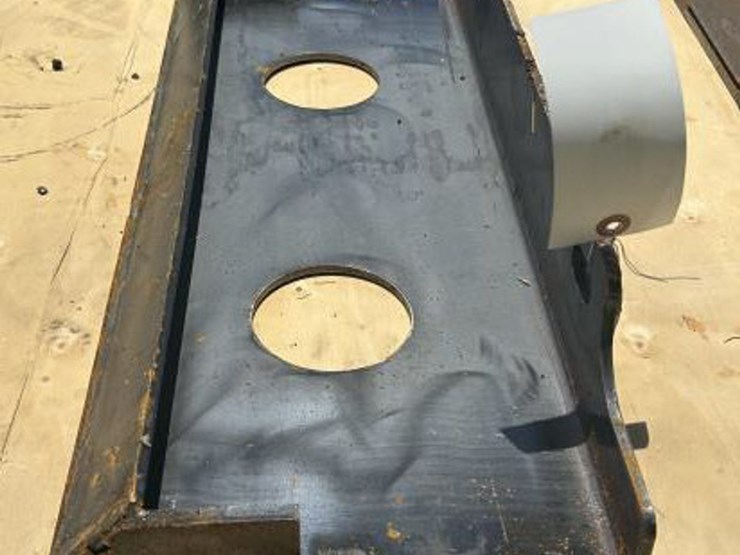 #45-•-mini-skid-steer-dingo-mounting-plate-image-4