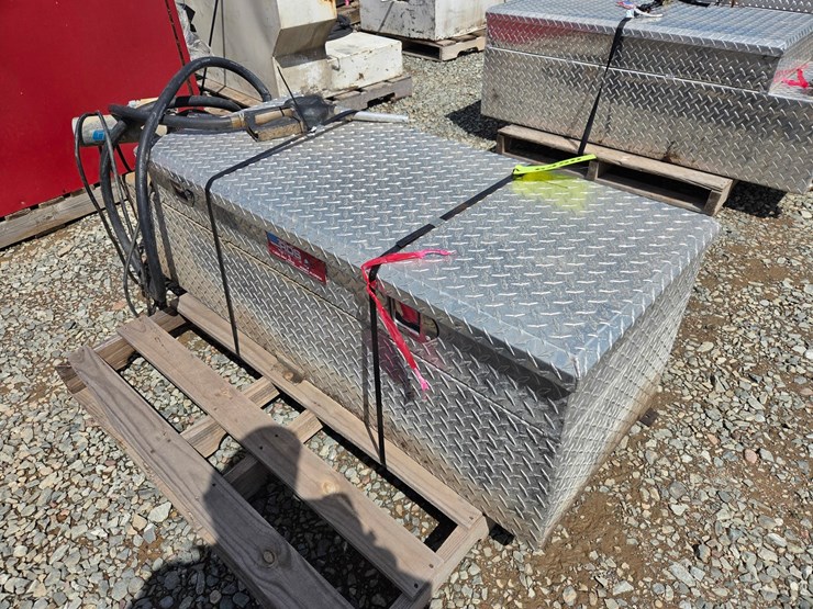 #6450-•-rds-60-gallon-fuel-transfer-tank-w/tool-box-and-pump-image-1