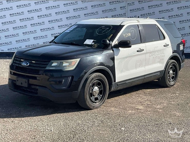 2016-ford-explorer-image-1
