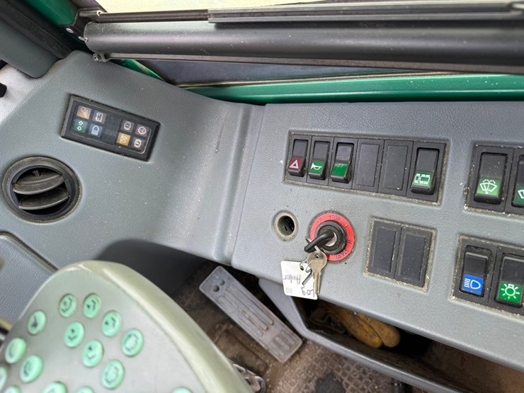deere-1110d-image-43
