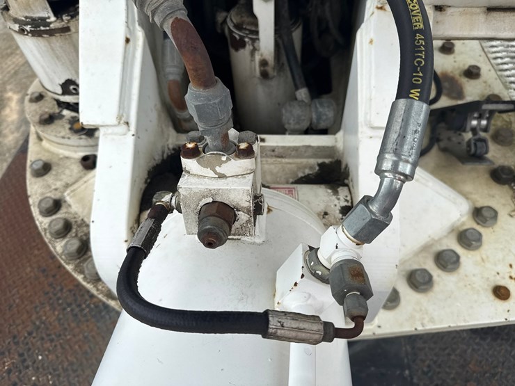 1999-volvo-wg64-image-68