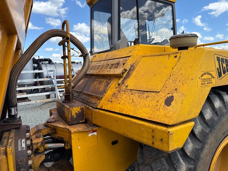 jcb-712-image-18