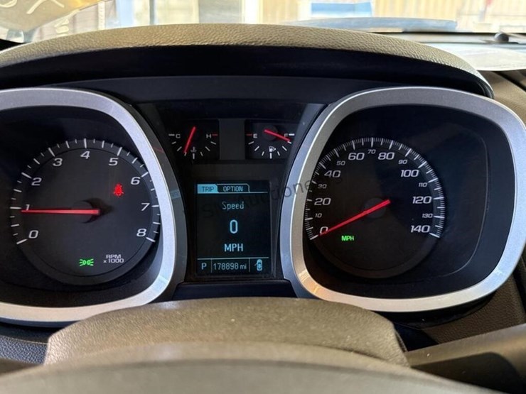 2016-chevrolet-equinox-ls-image-17