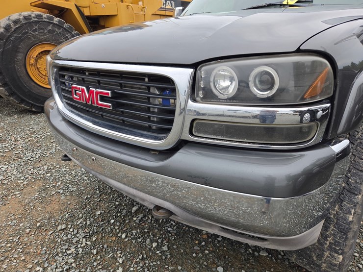2002-gmc-1500hd-image-18