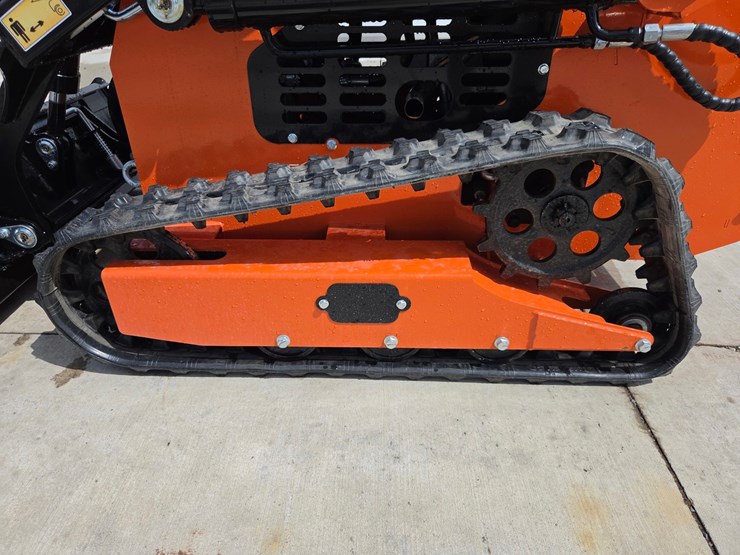 #5049-•-2026-36c-mini-skid-steer-image-28
