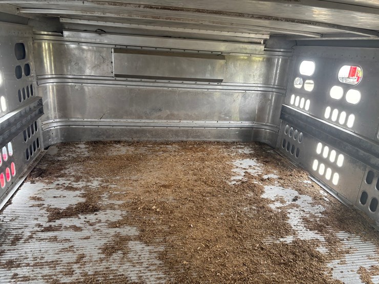 #2150-•-2017-barrett-53'-cattle-semi-trailer-image-38