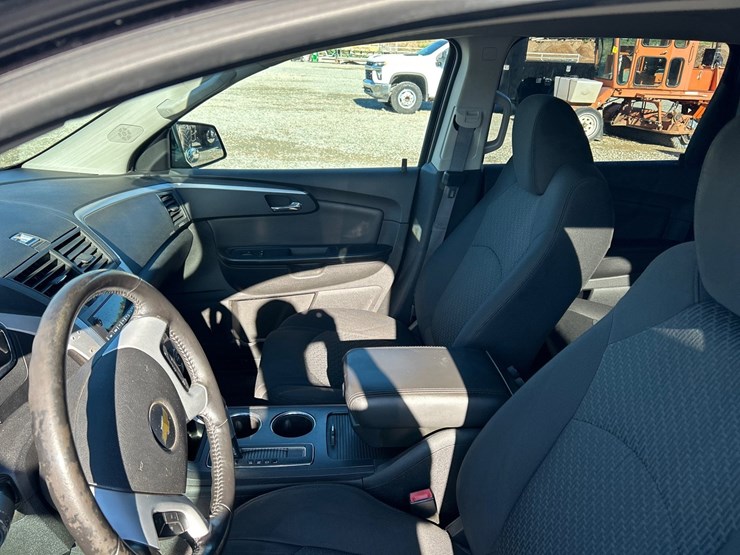 2012-chevrolet-traverse-image-40