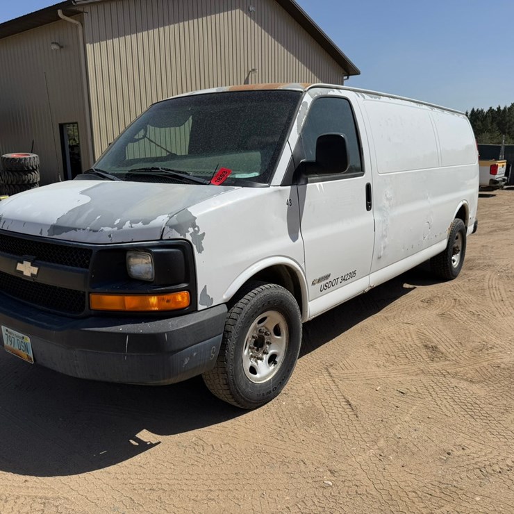 2004 CHEVROLET 3500
