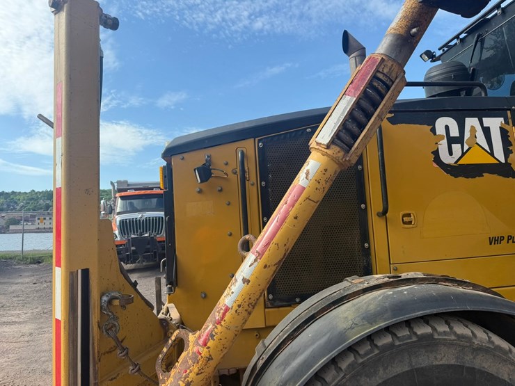 caterpillar-160m-image-33