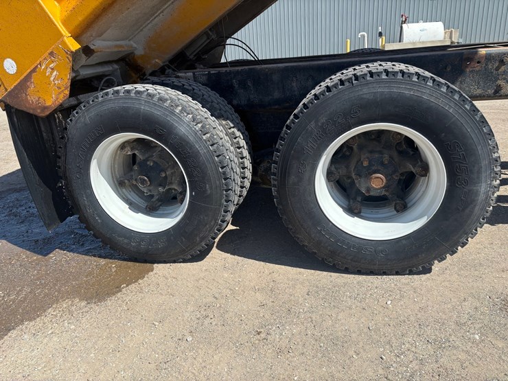 #2174-•-1984-mack-dm660-tandem-axle-dump-truck-image-103