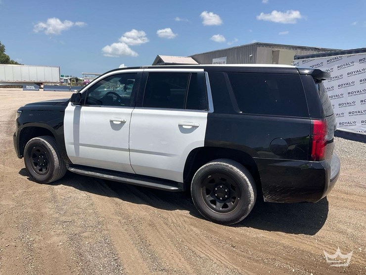 2018-chevrolet-tahoe-image-4