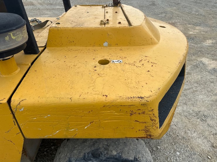 1995-caterpillar-dp70-image-11
