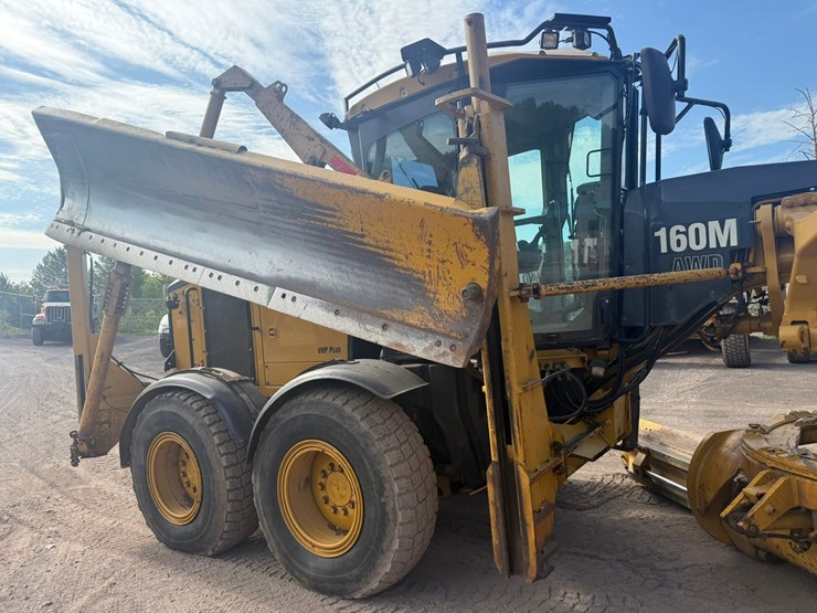 caterpillar-160m-image-43