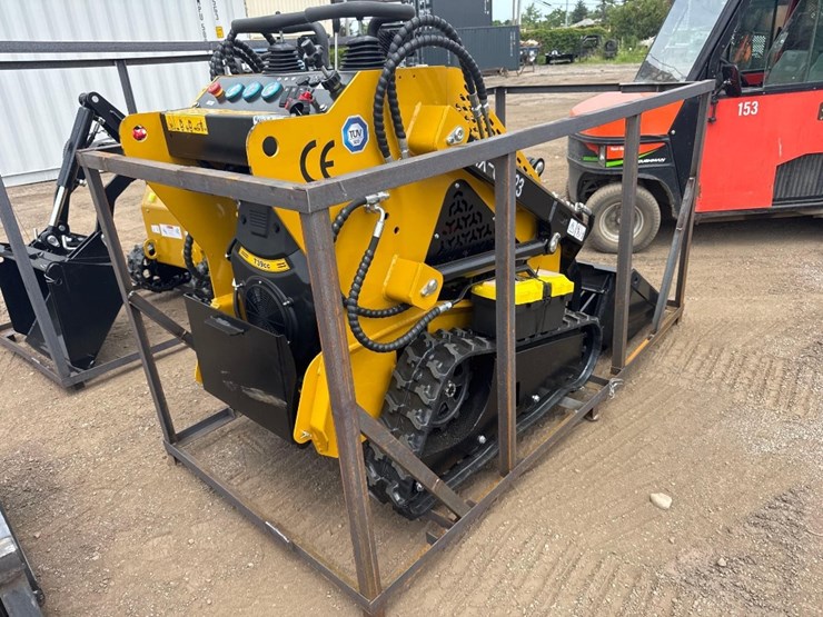 new-agt-co-mini-stand-on-skidloader-model-mx-crt23-image-9