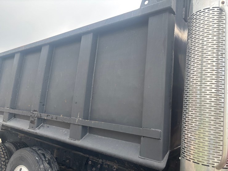 2004-mack-granite-cv713-image-54
