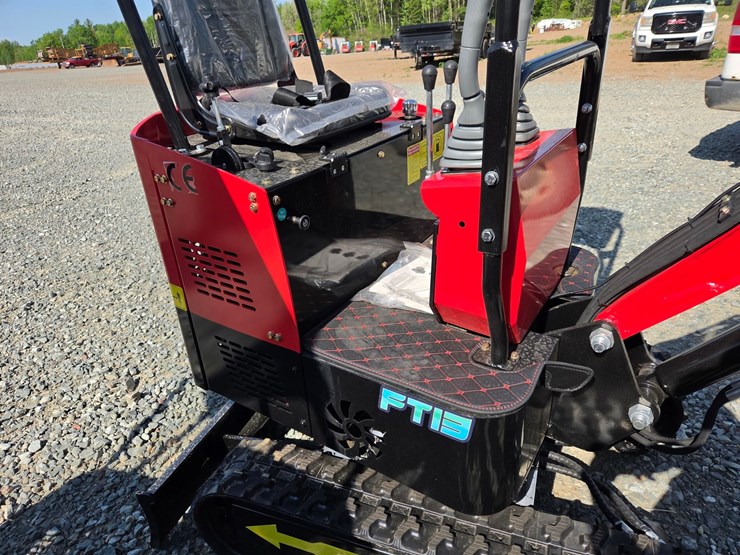 #5015-•-unused-future-ft13-mini-excavator-image-14