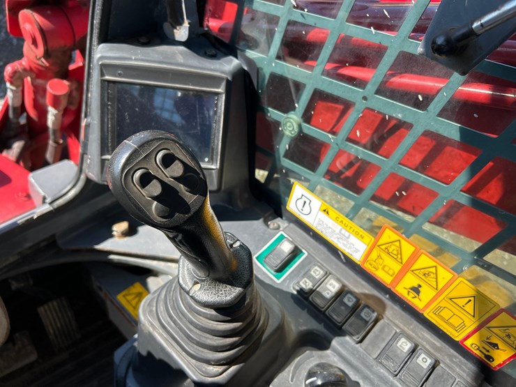 2019-takeuchi-tl10v2-image-46