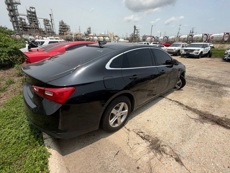 #78-•-2022-chevrolet-malibu-image-3