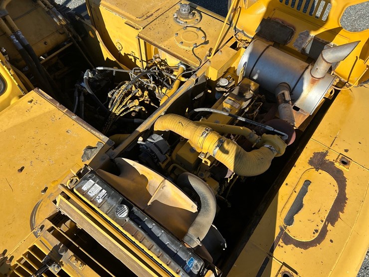 2000-deere-200-lc-image-47