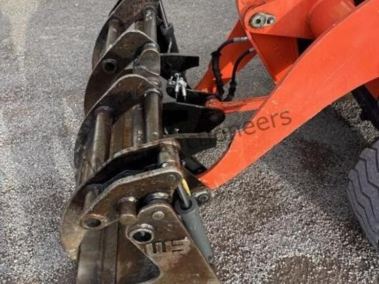 kubota-r420s-image-12